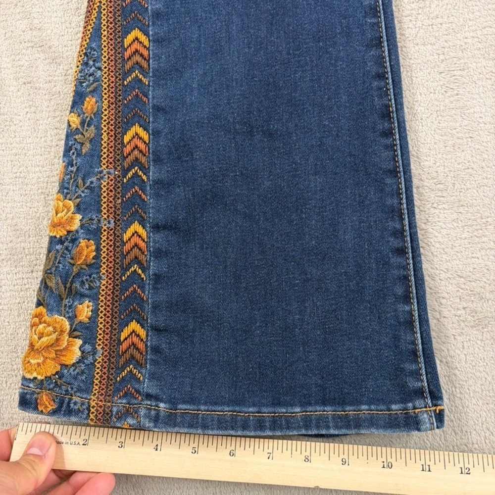 Driftwood Violet Embroidered Floral Flare Jeans in Blue Wash Women 26 High Rise - Picture 8 of 11
